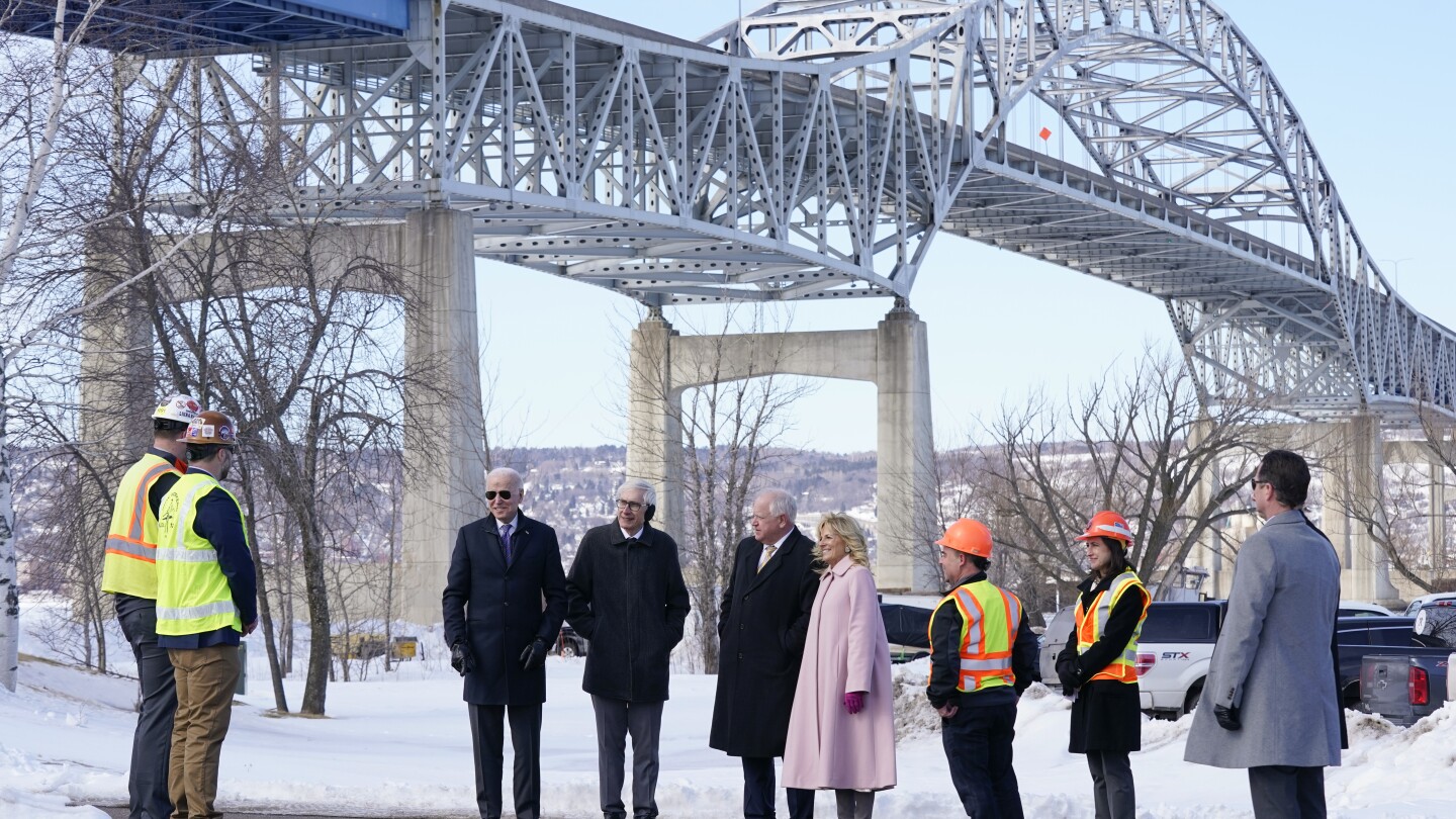 Байдън преразглежда разлагащия се мост в Уисконсин, за да обяви 5 милиарда долара за инфраструктура в годината на изборите