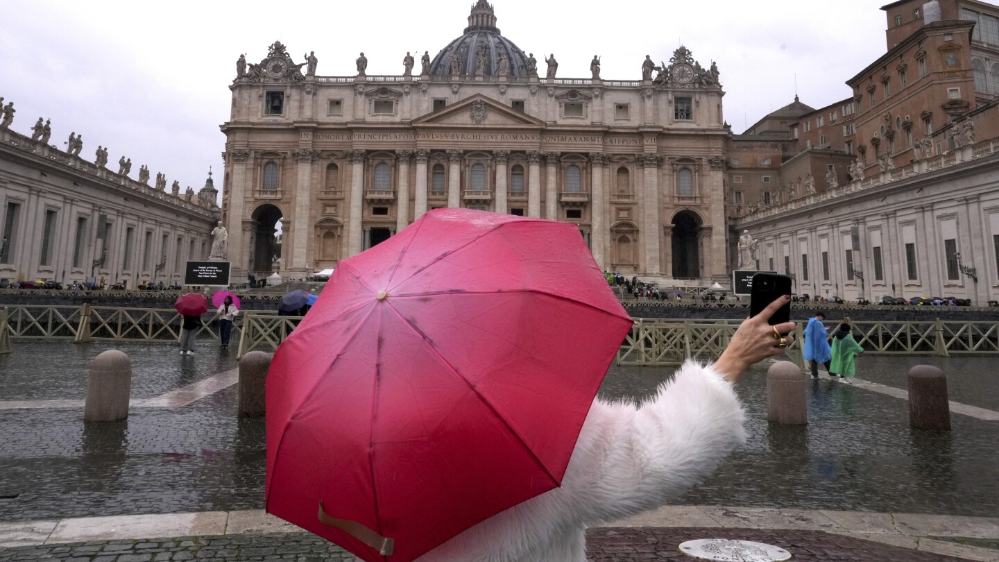 Pope stable and resting in hospital, again skips Sunday noon blessing as he recovers from pneumonia