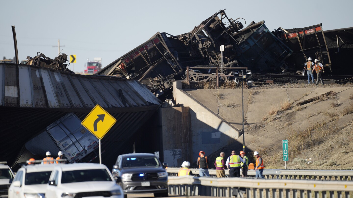 Preliminary findings show that broken rails caused the deadly Colorado train derailment that led to the bridge collapse