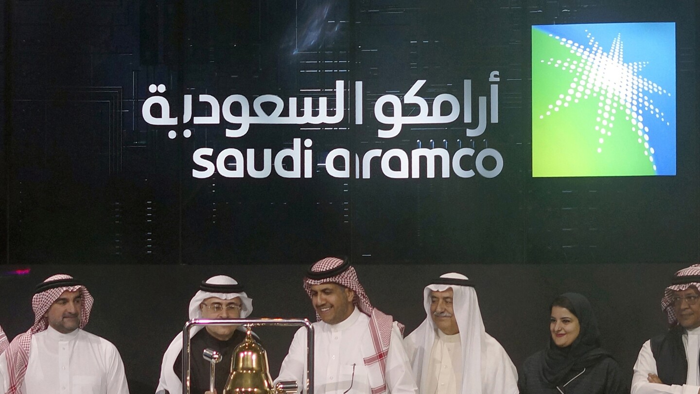 Престолонаследникът на Саудитска Арабия прехвърли още 8% от акциите на Aramco на суверенния фонд