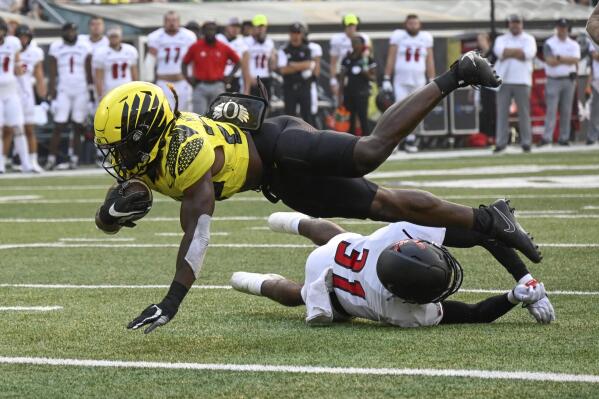 LOOK: Oregon Ducks release uniform combinations for Eastern Washington