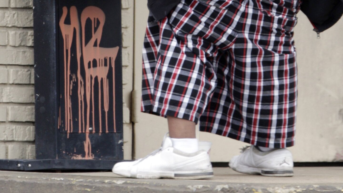 Florida city reverses ban on sagging pants after accusations it