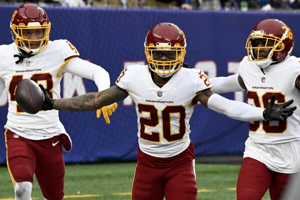 Antonio Gibson of the Washington Football Team runs for a touchdown