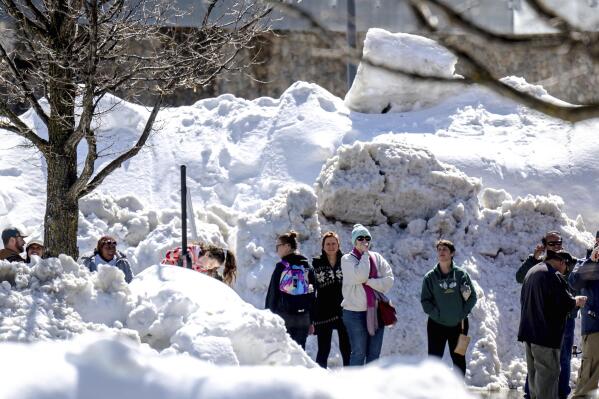 Hstoday Border Patrol Rescues Climb with Temperatures - HS Today