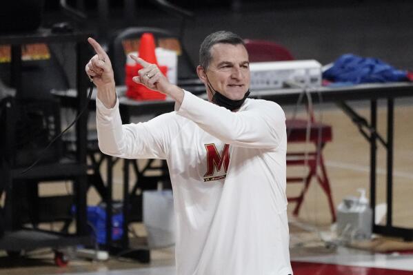 Maryland head coach Mark Turgeon talks to his team during a workout at the team's NCAA college basketball media day, Tuesday, Oct. 12, 2021, in College Park, Md. (AP Photo/Julio Cortez)