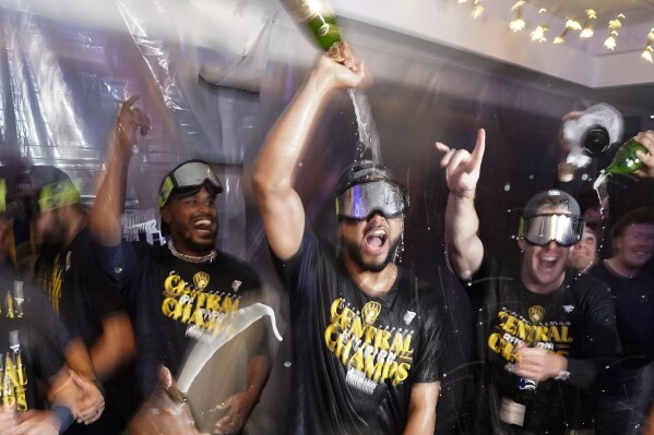 The national league central belongs to your milwaukee brewers