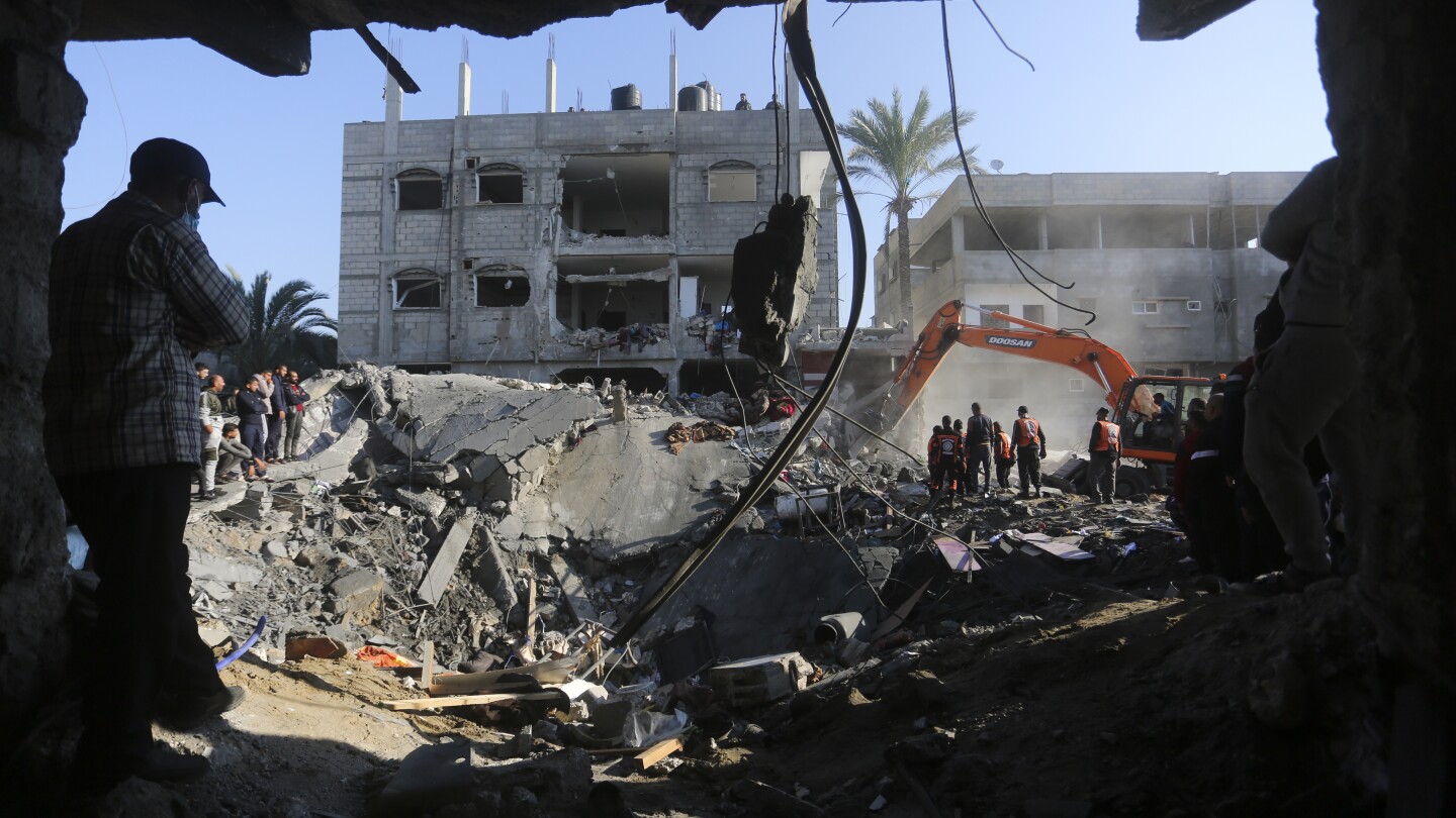 이스라엘, 가자 북부에서 운영되는 마지막 병원 중 하나를 급습