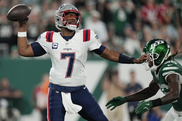 Patriots QB situation uncertain after Brissett benched