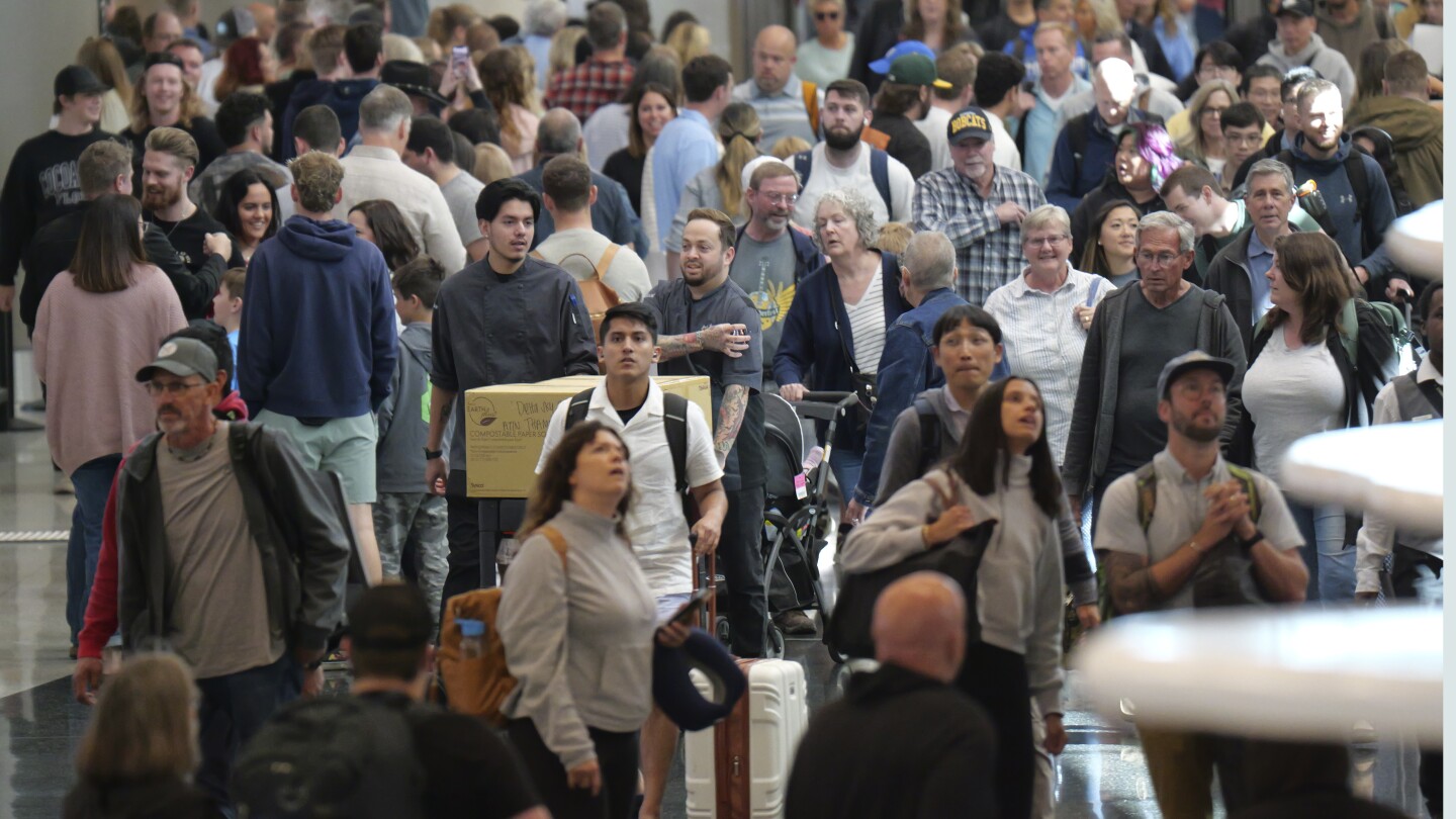 Memorial Day 2024: Reisende sehen Flugverspätungen und höhere Preise