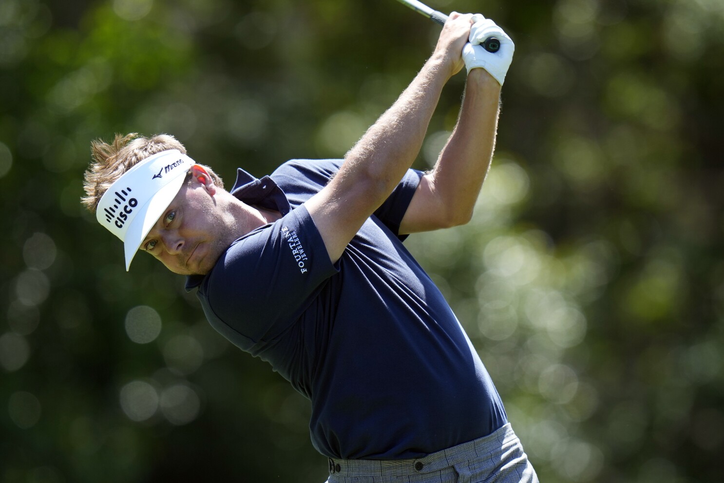 Keith Mitchell settles for a 5-way tie for the lead at Valspar Championship