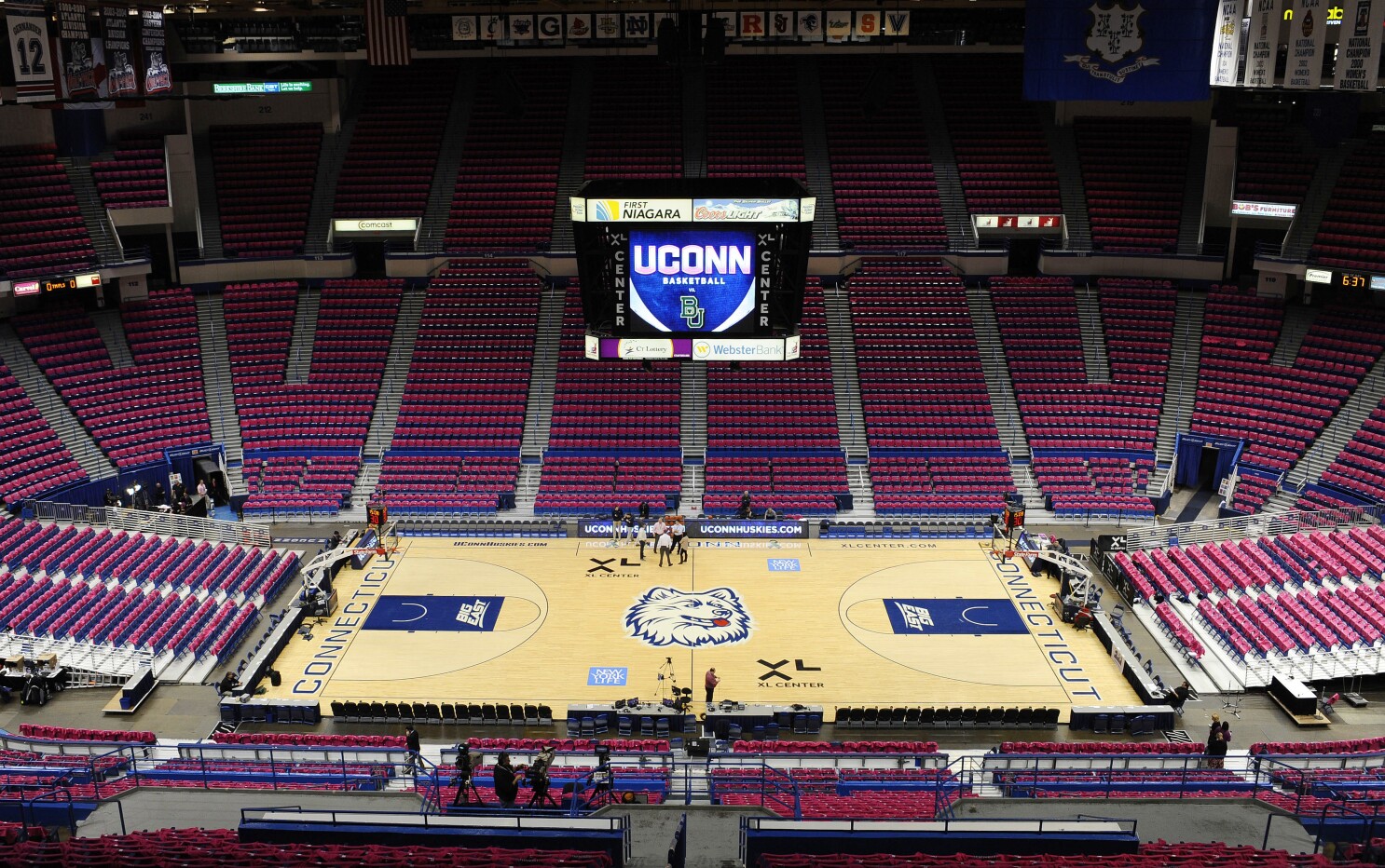 UConn Huskies basketball renamed PeoplesBank Arena
