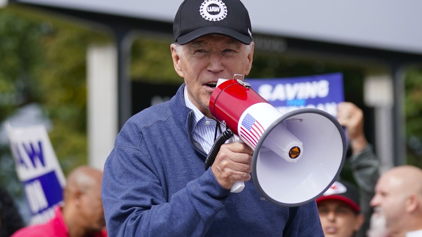 Selama pembicaraan pemogokan, Biden berupaya membangun hubungan dengan pemimpin serikat buruh Amerika Serikat.  Mereka belum membayar penuh