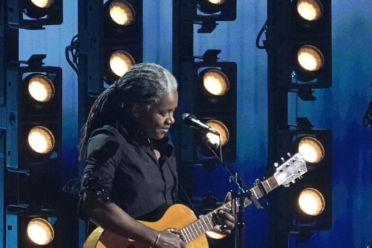 Tracy Chapman performs "Fast Car" during the 66th annual Grammy Awards on Sunday, Feb. 4, 2024, in Los Angeles. (AP Photo/Chris Pizzello)