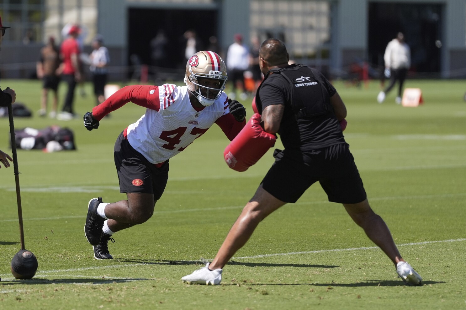 49ers and Bryce Huff hope the pass rusher will be a perfect fit in San Francisco