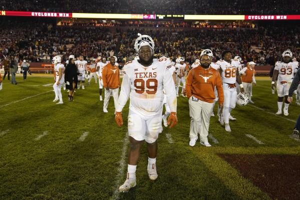 Iowa State dominates second half, rolls past Texas 30-7