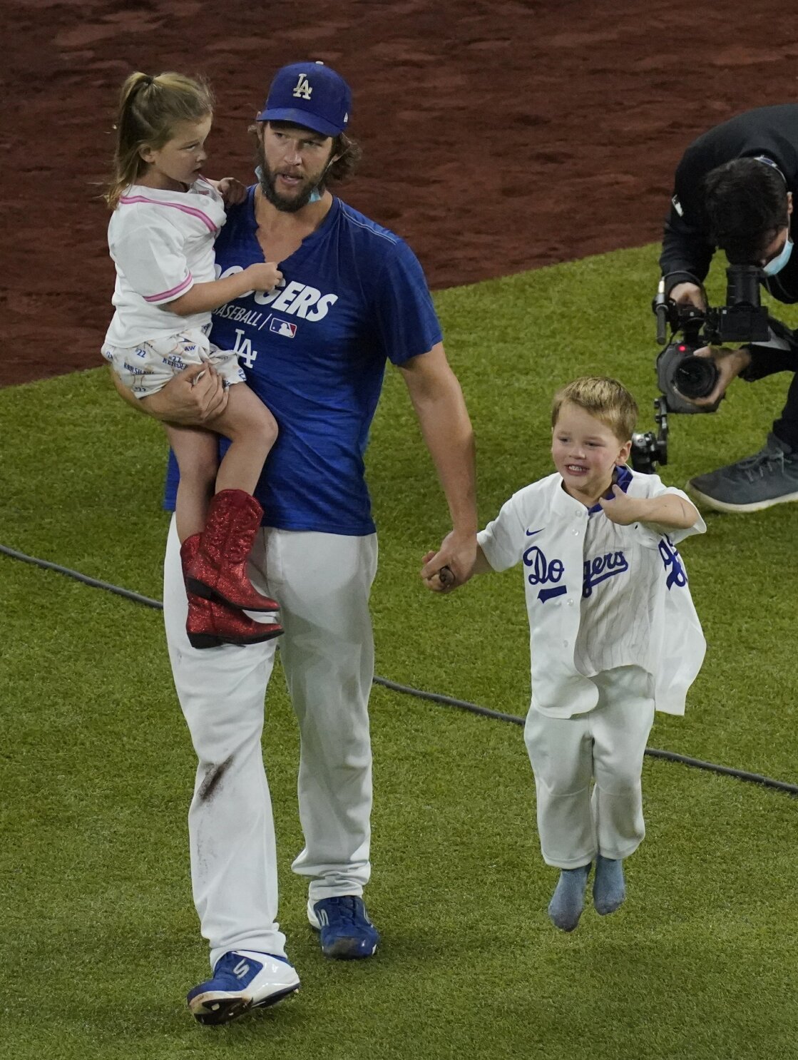 Clayton Kershaw on 'the coolest part' of Dodgers' World Series win