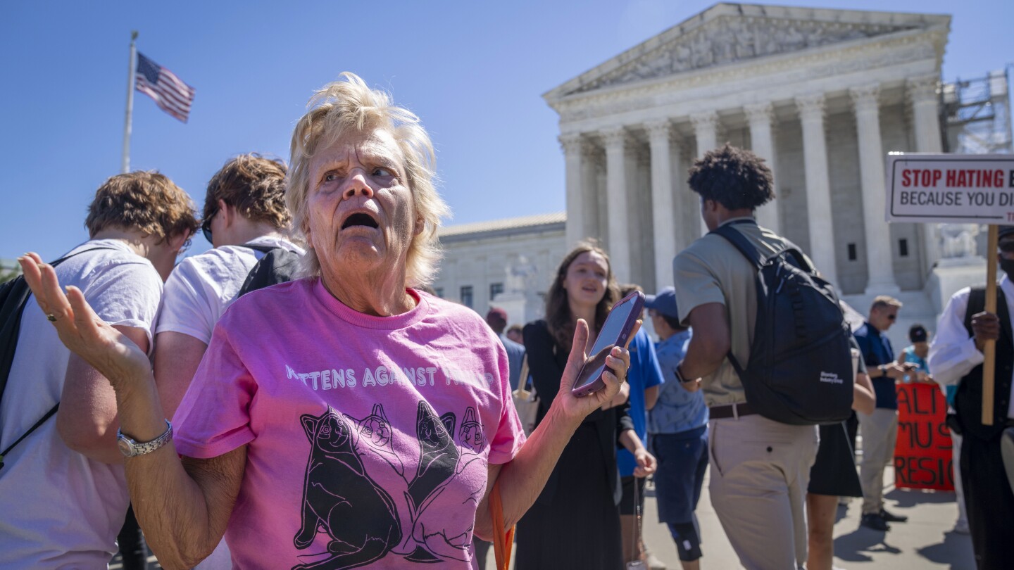 The Supreme Court extended the delay in the criminal case against Donald Trump on charges he plotted to overturn the 2020 election, reducing the chanc