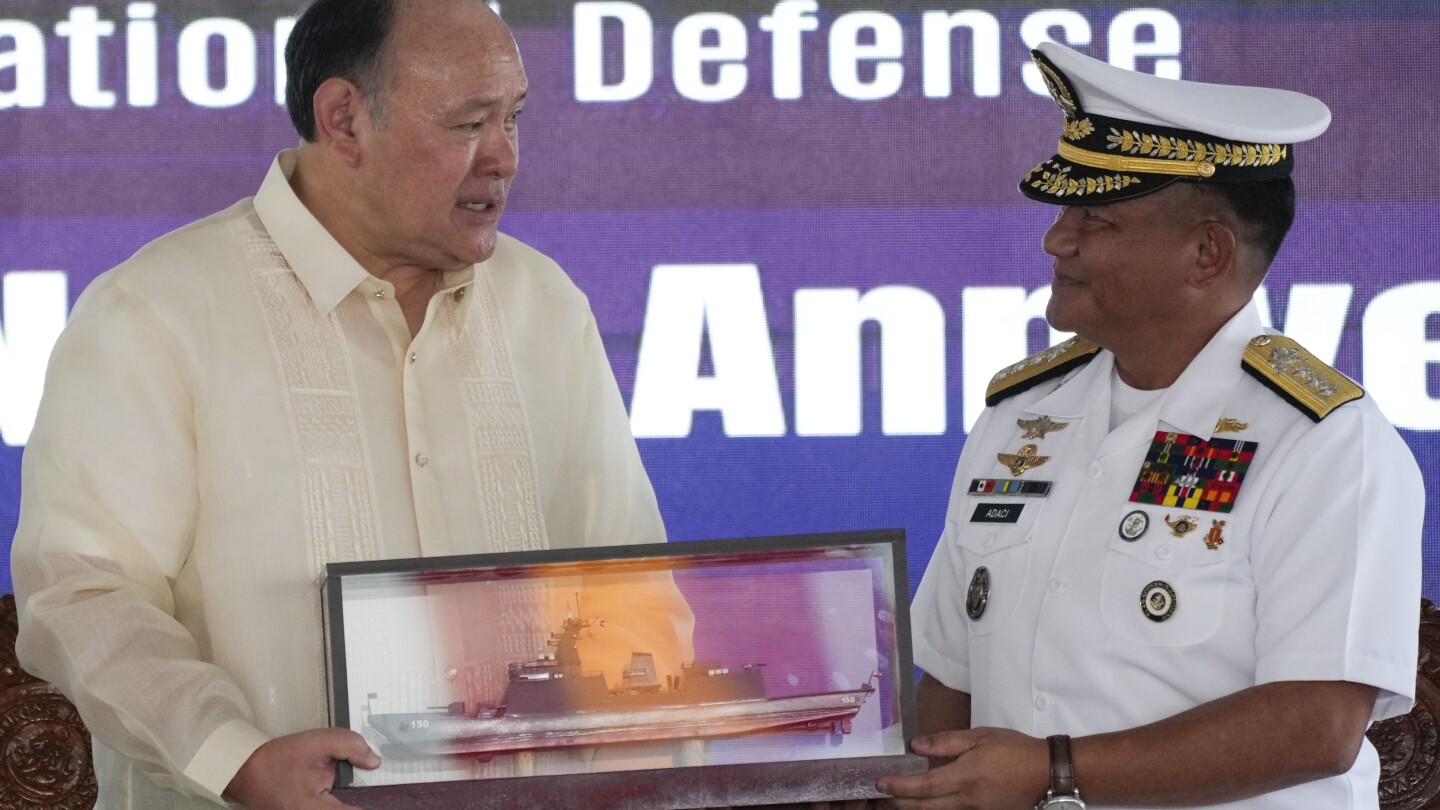 Филипините казват, че ще изградят съюзи за сигурност и ще организират бойни учения въпреки противопоставянето на Китай