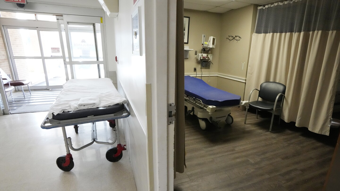 Нов вид болница идва в селските райони на Америка. За да отговарят на изискванията, лечебните заведения трябва да затворят леглата си