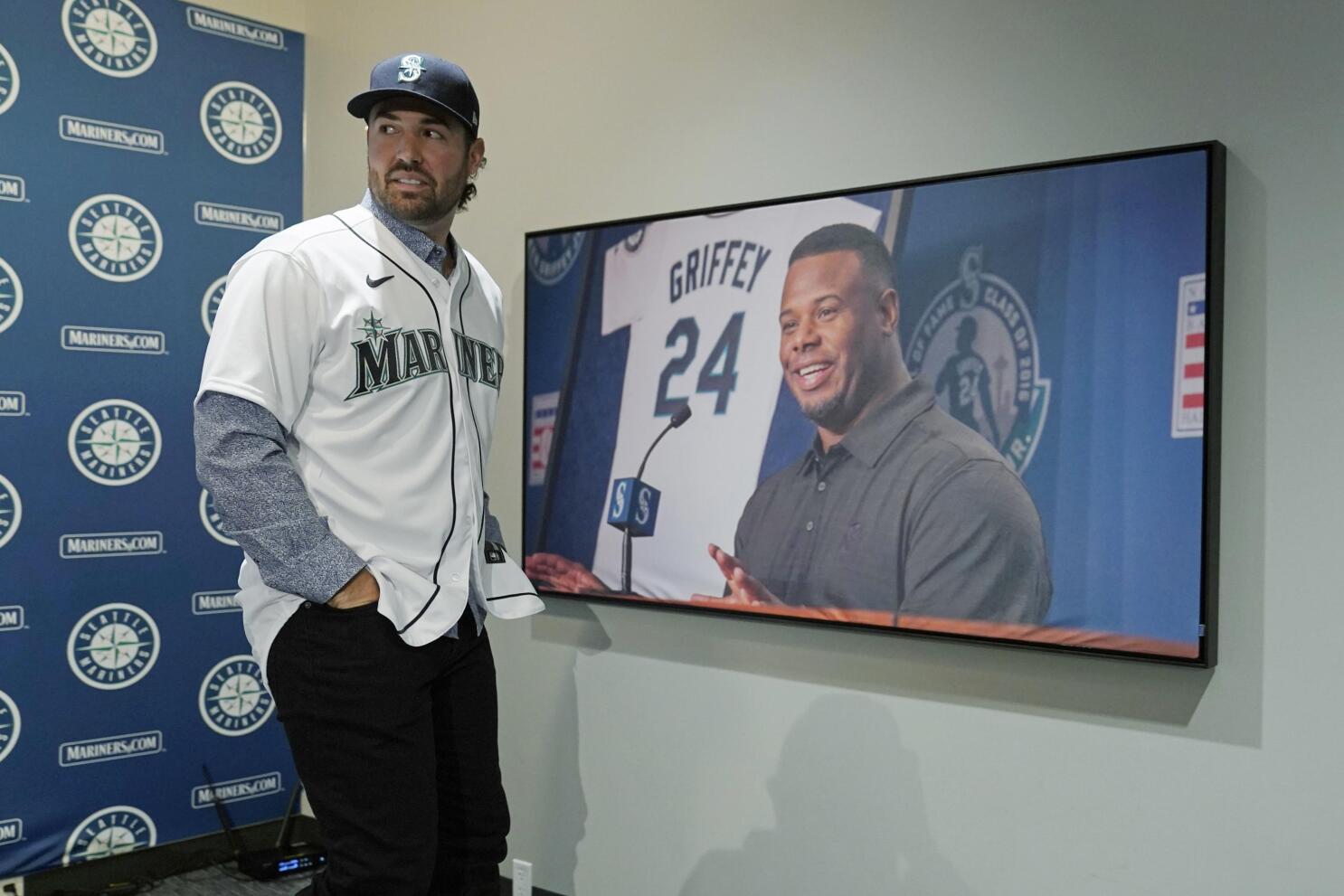 THAT'S MY MANAGER! : r/Mariners