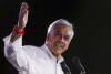 ARCHIVO - El expresidente chileno Sebastián Piñera, que se postula para la reelección, se dirige a sus seguidores en su acto de cierre de campaña en Santiago, Chile, el 16 de noviembre de 2017.  Piñera falleció el martes 6 de febrero de 2024 en un accidente de helicóptero en Lago Ranco.  , Chile, según Carolina Doha, ministra del Interior de Chile, quien lo anunció en vivo por televisión.  (Foto AP/Luis Hidalgo, Archivo)