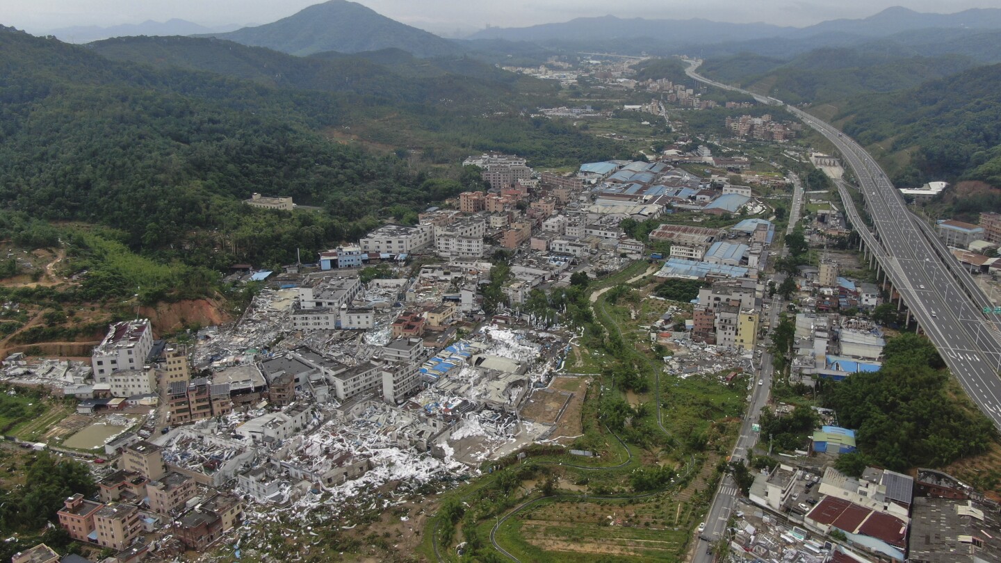 China: Foto's tonen wijdverbreide verwoestingen veroorzaakt door de dodelijke tyfoon in Guangzhou