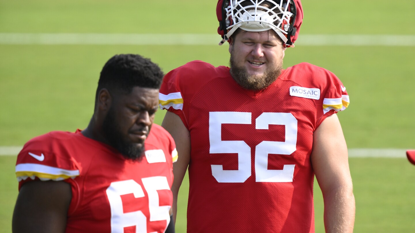 Chiefs make Creed Humphrey the NFL’s highest-paid center with a four-year,  million contract, AP source says