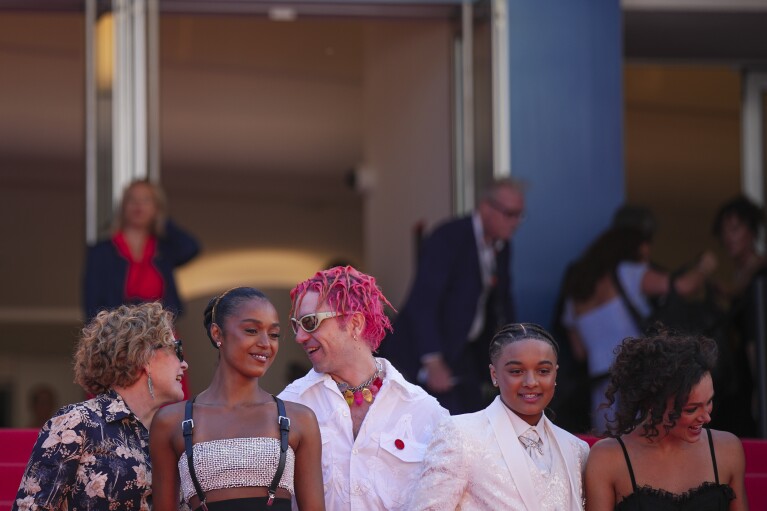 Director Andrea Arnold, from left, Jasmine Jobson, Carlos O'Connell, Jason Buda and Frankie Box pose for photographers upon arrival at the premiere of the film 'Bird' at the 77th international film festival, Cannes, southern France, Thursday, May 16, 2024. (Photo by Daniel Cole/Invision/AP)