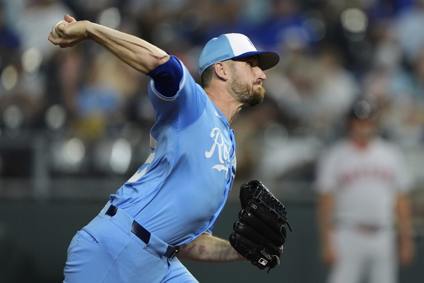 Dodgers sign RHP Chris Stratton and option RHP Bobby Miller to minors