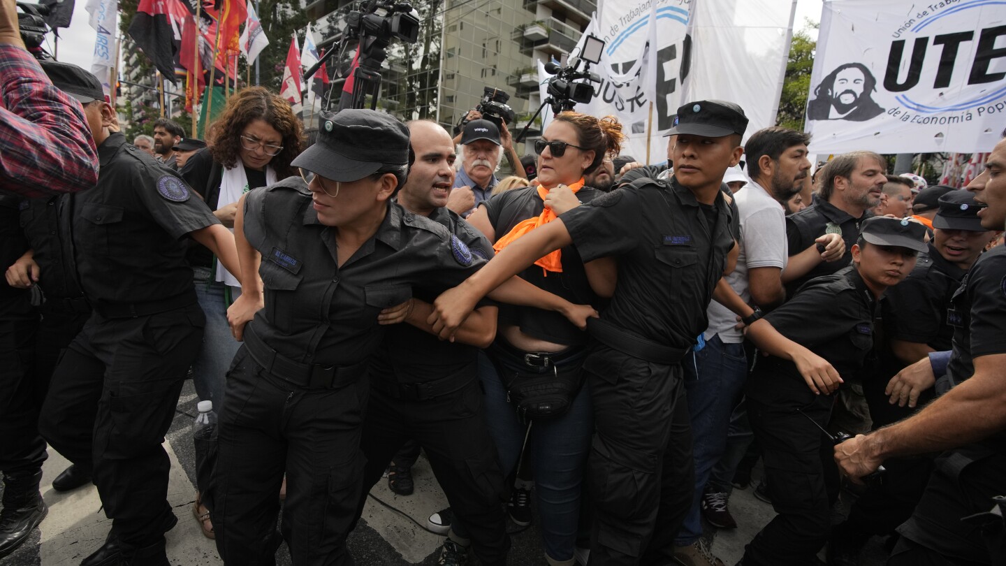 Argentyna: Protestujący żądają żywności dla jadłodajni i odrzucają poprawki