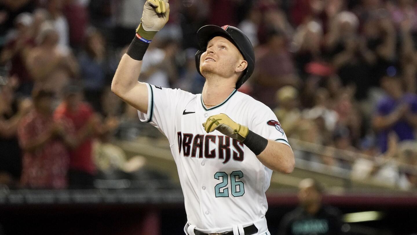 Lourdes Gurriel Jr.'s 4-hit night leads D-backs past Phillies