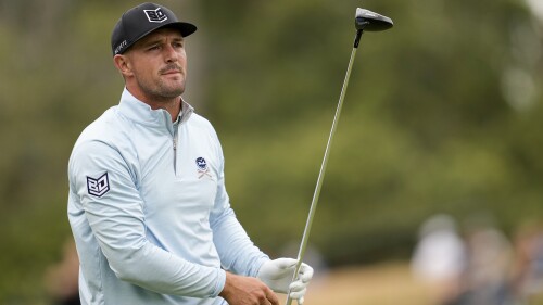 Bryson DeChambeau watches his tee shot on the third hole during the first round of the U.S. Open golf tournament at Los Angeles Country Club on Thursday, June 15, 2023, in Los Angeles. (AP Photo/George Walker IV)