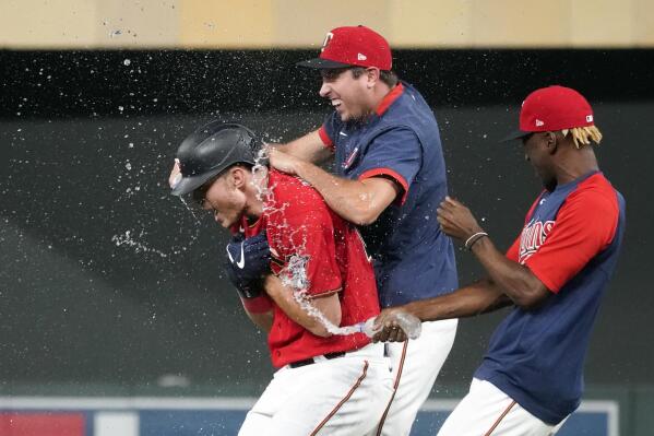 Astudillo sparks Twins in 4-3 win as Sox streak ends at 4