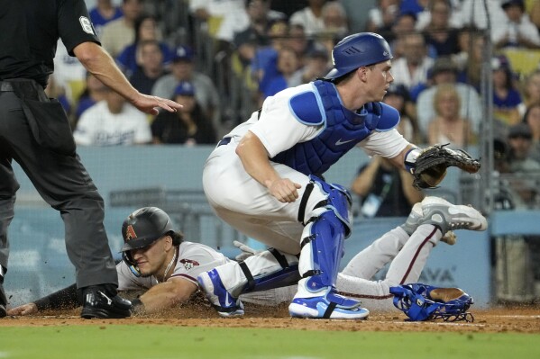 Will Smith, Max Muncy drive Dodgers past Padres again, 8-3