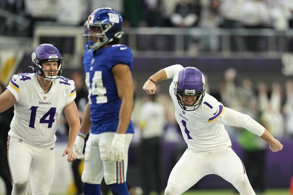 Vikings' Hockenson giddy over move near home, into 1st place