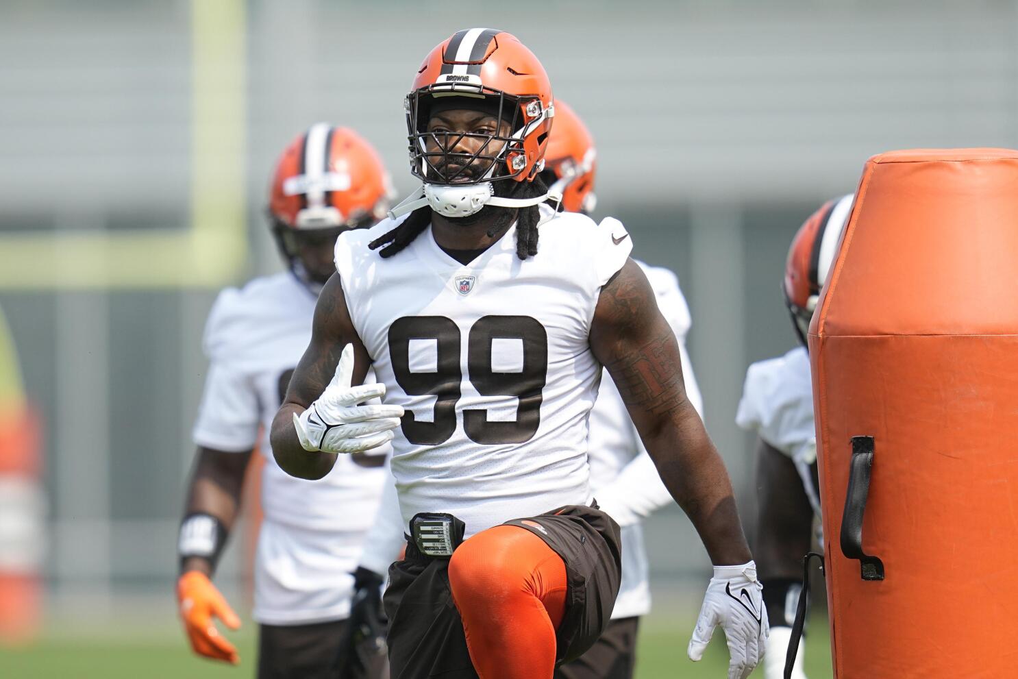 Za'Darius Smith excited to have 'hand in the dirt' with Browns