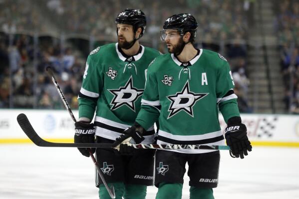 Stars lose Jamie Benn, pull Jake Oettinger early in Game 3 to fall into 0-3  hole in West