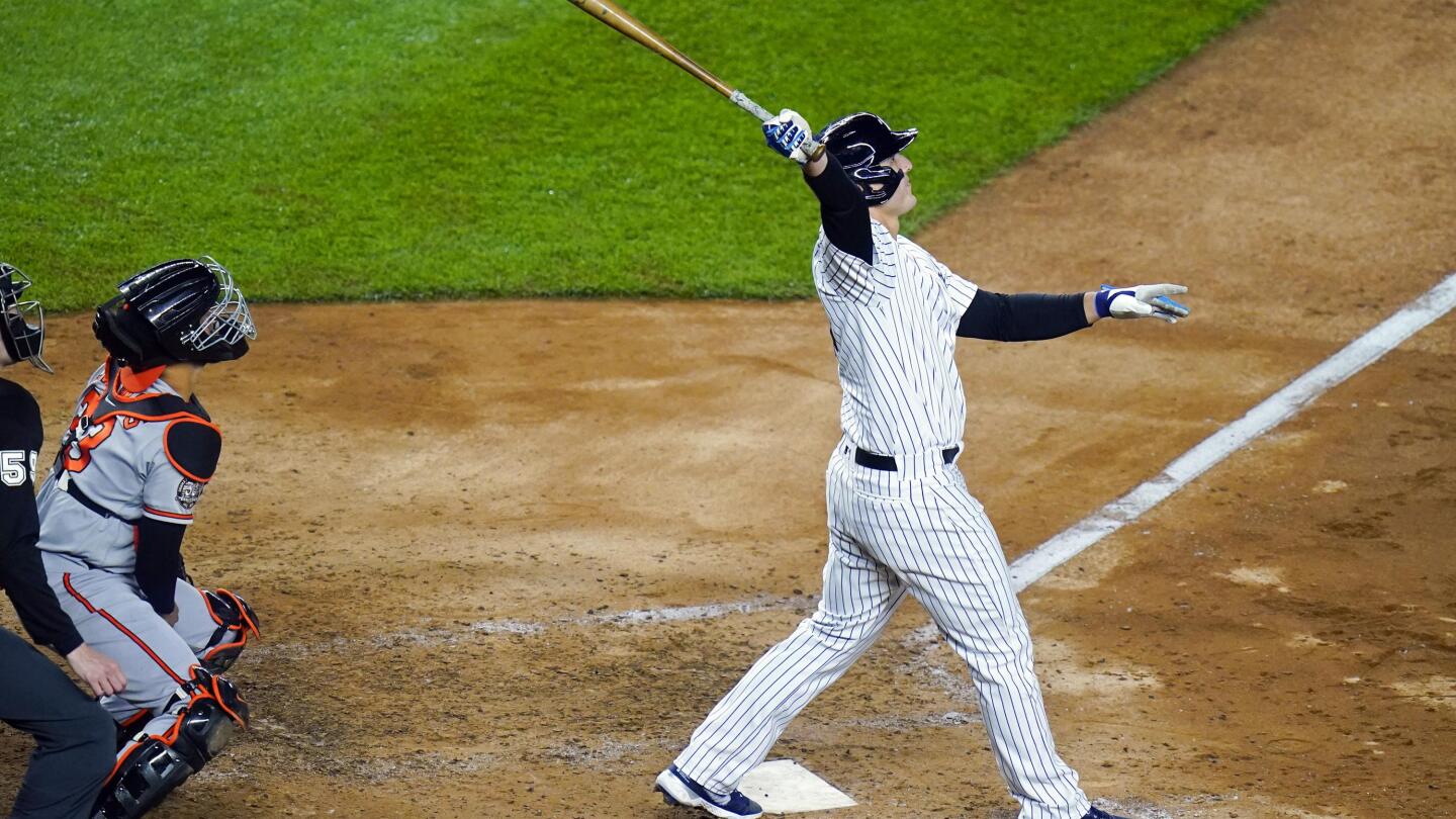 Anthony Rizzo homers in Yankees' debut as Yanks beat Marlins 3-1