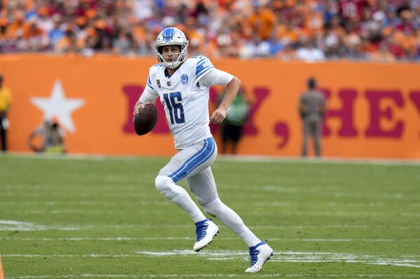Goff throws for 353 yards, 2 TDs to lead NFC North-leading Lions past  Buccaneers