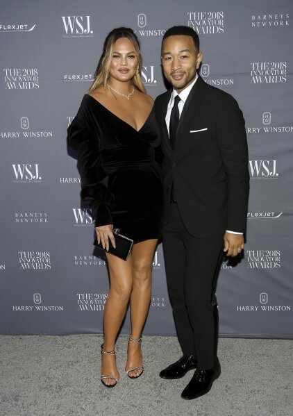 Chrissy Teigen, John Legend expecting baby No. 3