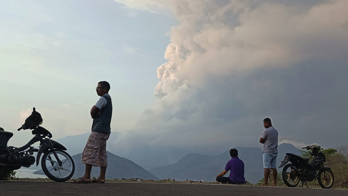 Indonesia’s Mount Lewotobi Laki Laki unleashes towering columns of scorching clouds