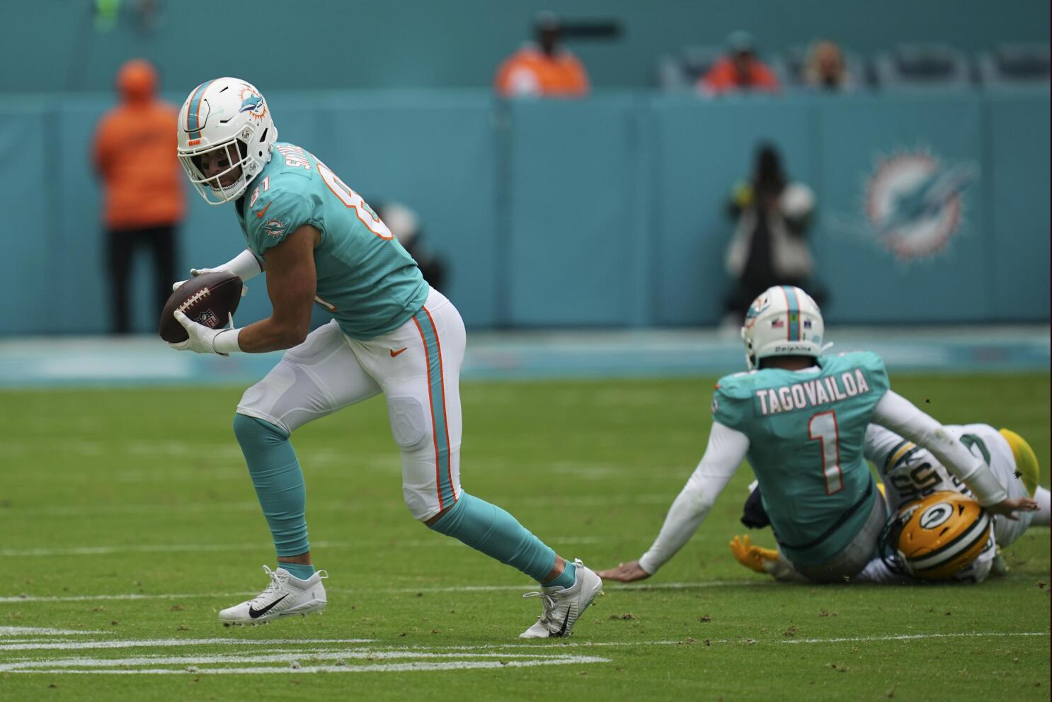 Tua Tagovailoa says Dolphins' loss to Packers 'on me' after three INTs on  Christmas Day