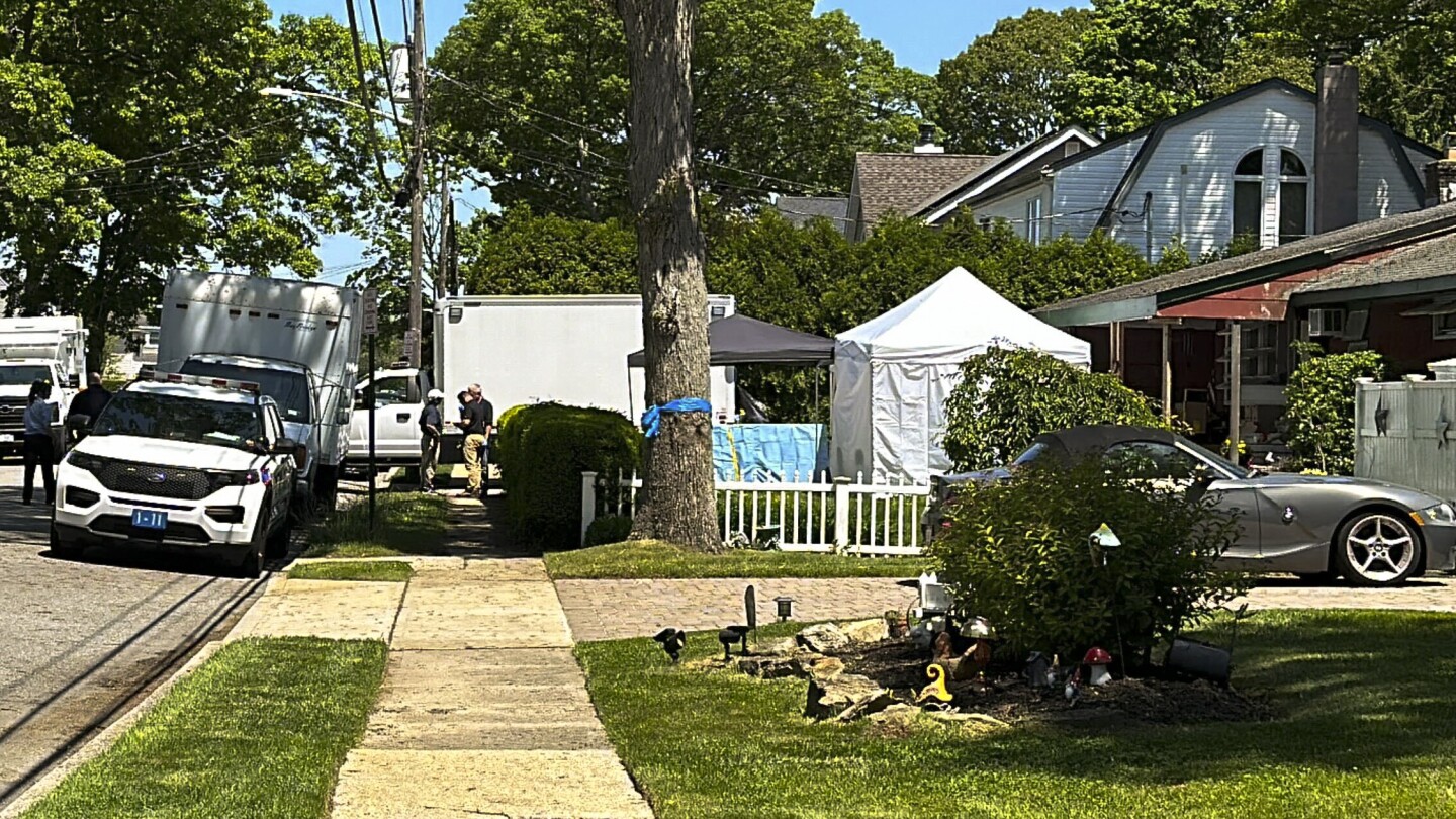 Претърсването на дома на заподозрения за серийно убийство на Гилго Бийч в Лонг Айлънд навлиза в петия си ден