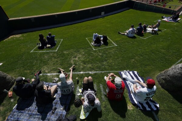 PHOTOS: Yankees fans, COVID safety at 1st spring game 