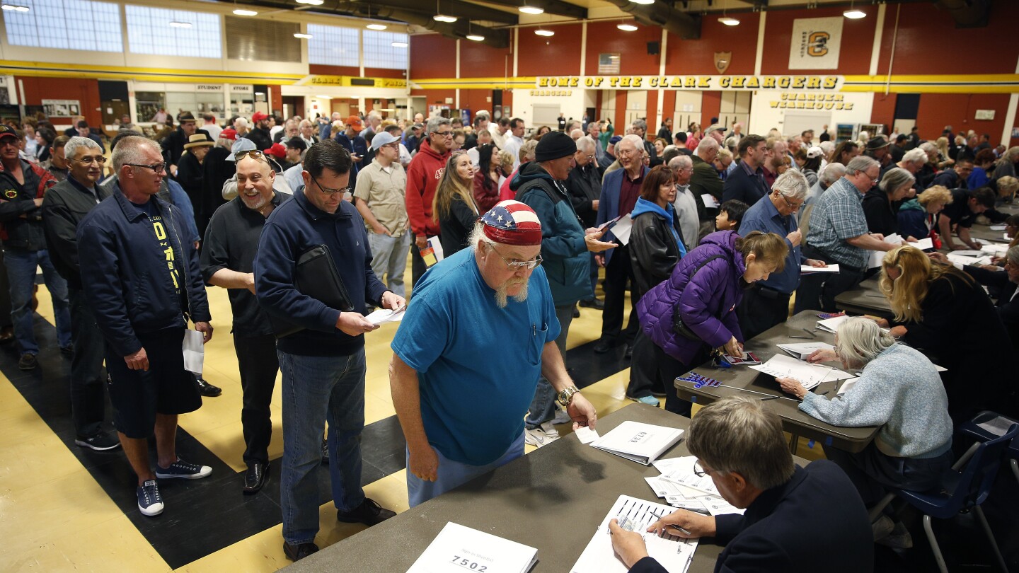 Dueling GOP presidential nominating contests in Nevada raise concerns about voter confusion