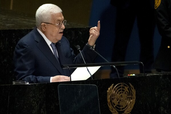 El presidente palestino Mahmud Abás en su discurso en la 78va sesión de la Asamblea General de las Naciones Unidas, jueves 21 de septiembre de 2023. (AP Foto/Craig Ruttle)