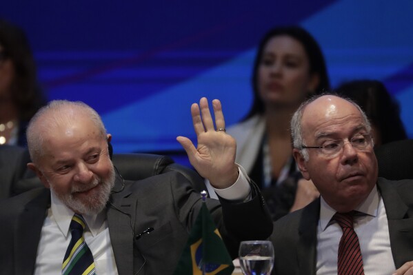 Brazil's President Luiz Inacio Lula da Silva waves during the opening event of the Global Alliance Against Hunger and Poverty meeting, on the sidelines of the G20 Ministerial Meetings in Rio de Janeiro, Wednesday, July 24, 2024. (ĢӰԺ Photo/Bruna Prado)