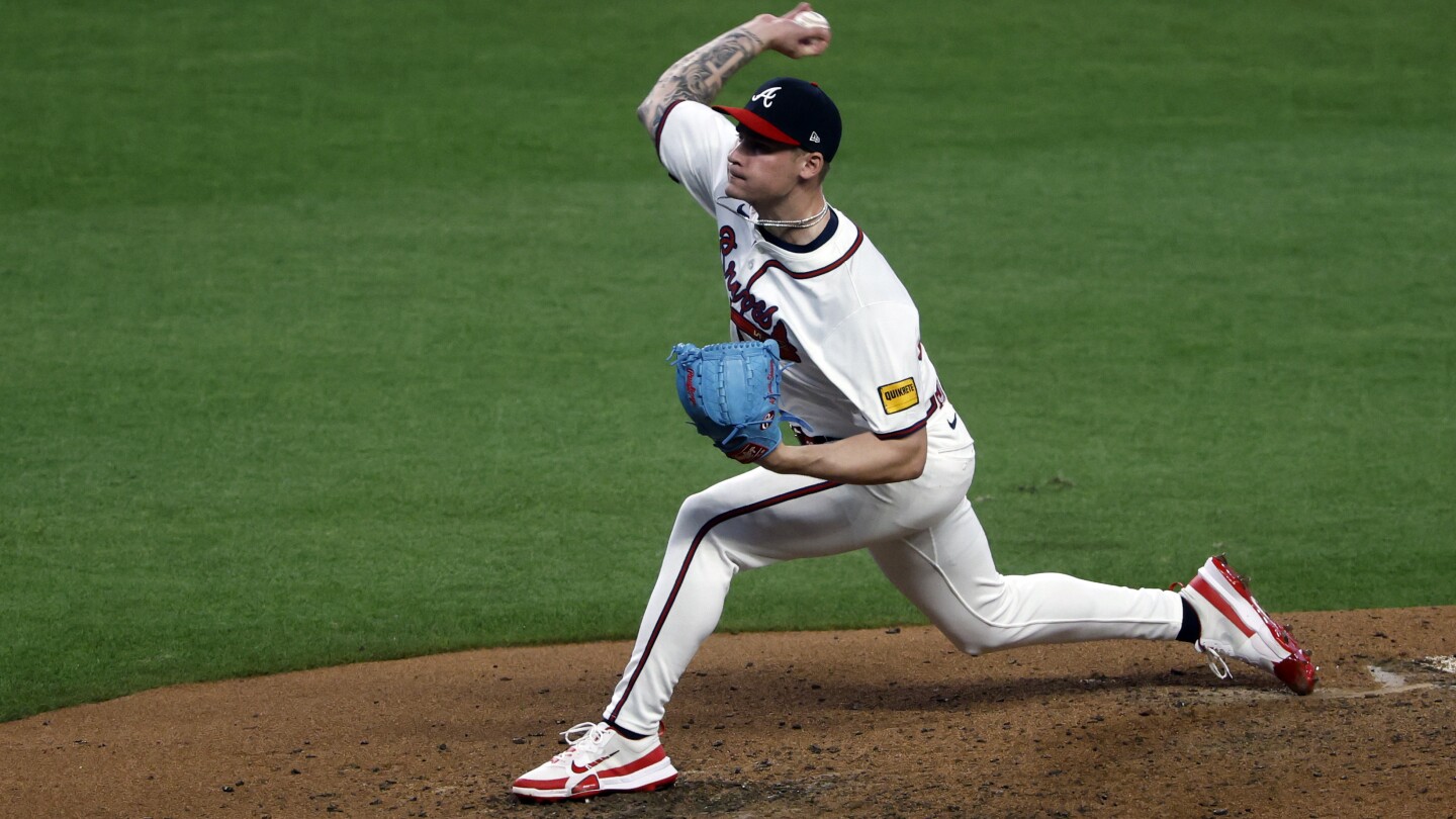 Smith-Shawver lleva juego sin hit hasta la octava y Braves 4-0 a Rojos