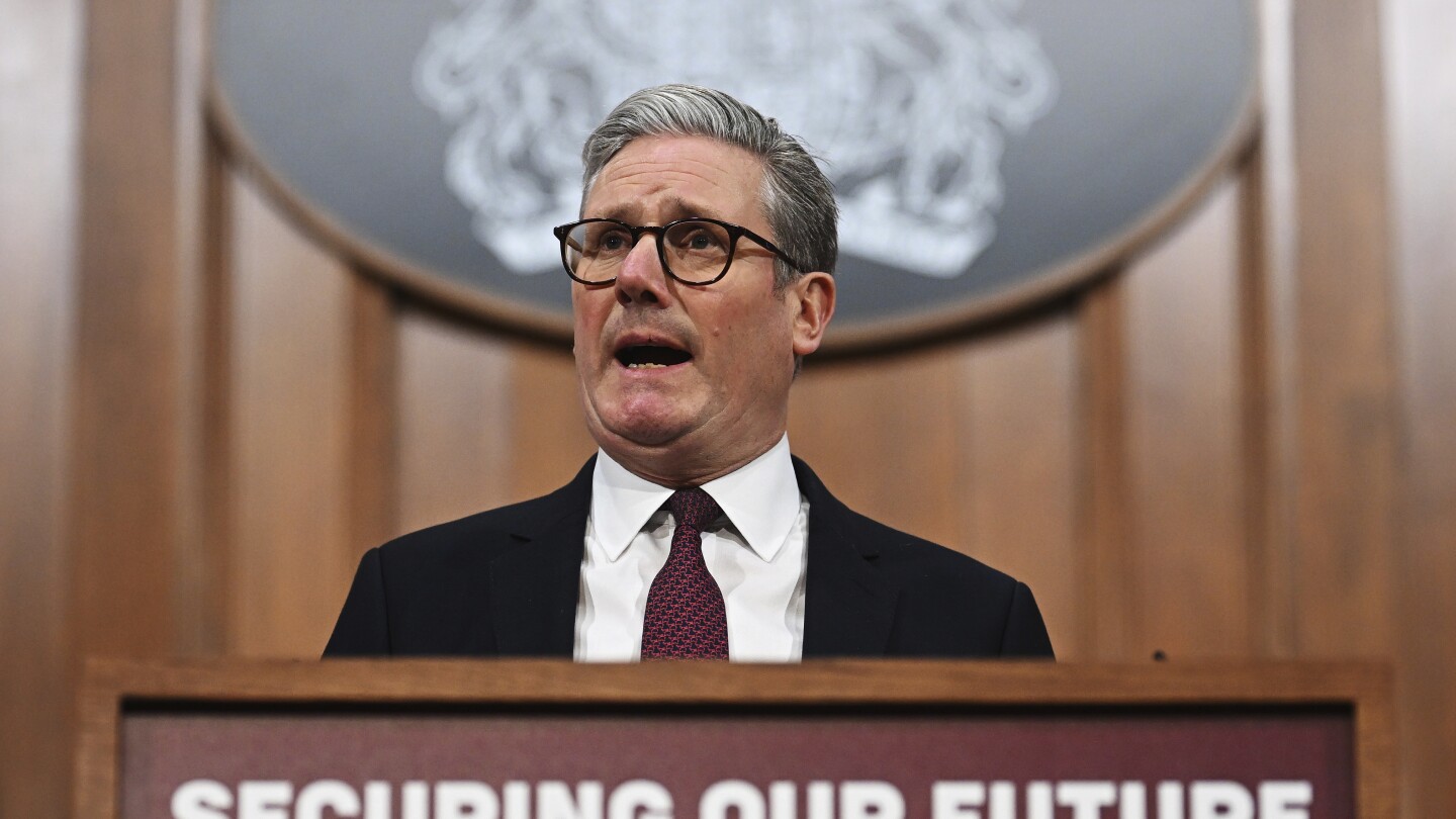Starmer urges Putin to prove he is serious about peace by signing up to Ukraine ceasefire