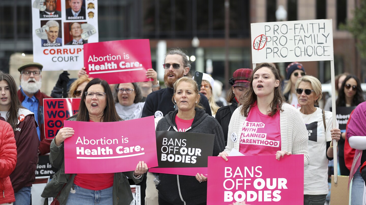 Правителствата на щатите искат да защитят данните, свързани със здравето, тъй като се използват в борбата за аборти